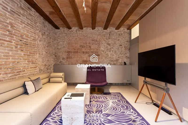 150 m² duplex with terrace and views of Sant Just in Palau Moxó, Gothic Quarter — 2