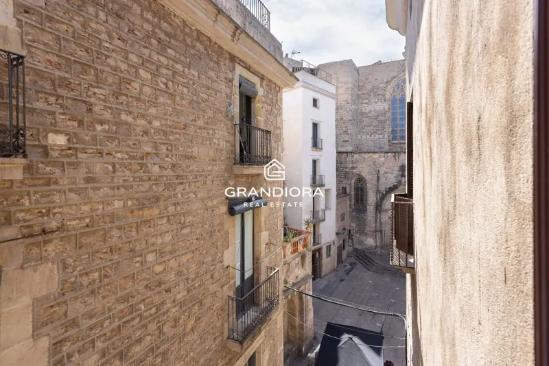 150 m² duplex with terrace and views of Sant Just in Palau Moxó, Gothic Quarter — 6