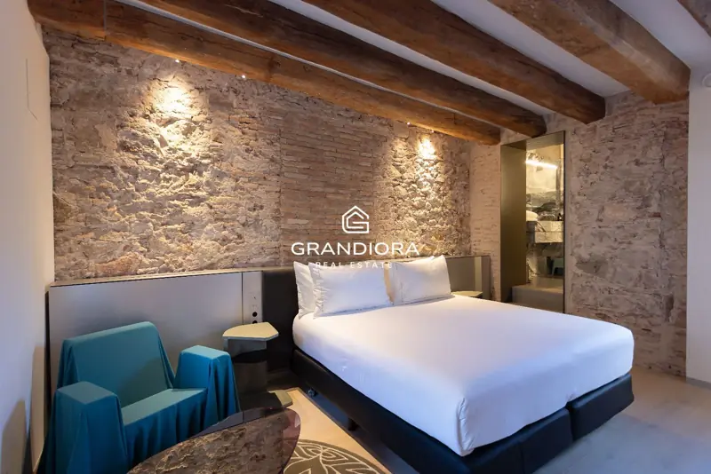 150 m² duplex with terrace and views of Sant Just in Palau Moxó, Gothic Quarter — 21