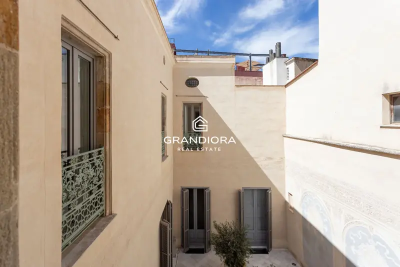 190 m² duplex with 35 m² terrace in Palau Moxó, Gothic Quarter — 8