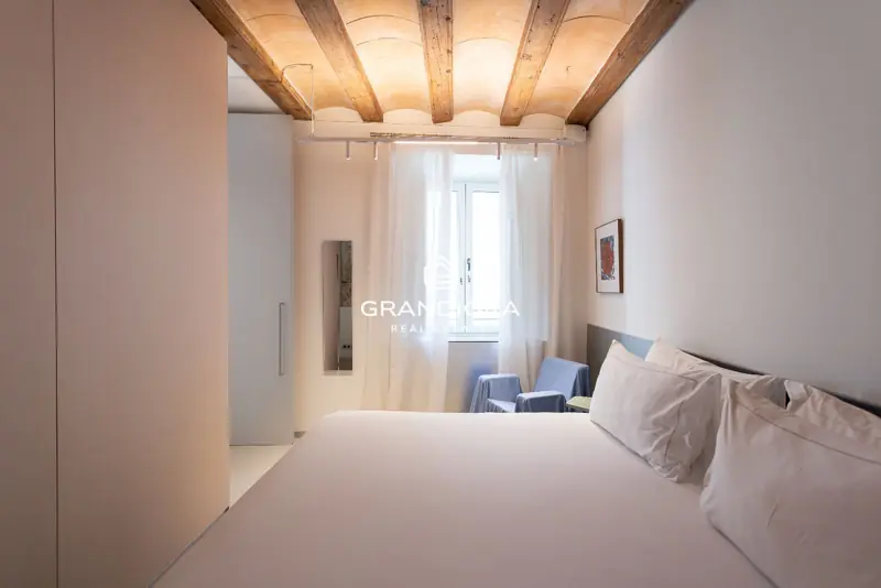 190 m² duplex with 35 m² terrace in Palau Moxó, Gothic Quarter — 21