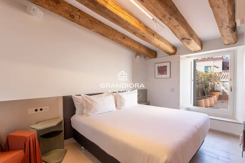 190 m² duplex with 35 m² terrace in Palau Moxó, Gothic Quarter — 27