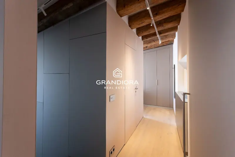 190 m² duplex with 35 m² terrace in Palau Moxó, Gothic Quarter — 33