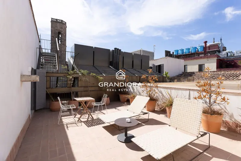 190 m² duplex with 35 m² terrace in Palau Moxó, Gothic Quarter — 36