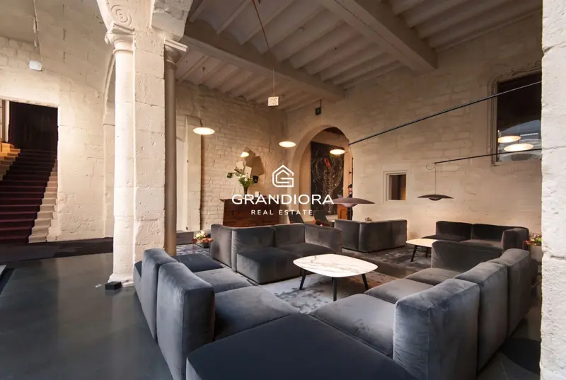 190 m² duplex with 35 m² terrace in Palau Moxó, Gothic Quarter — 45
