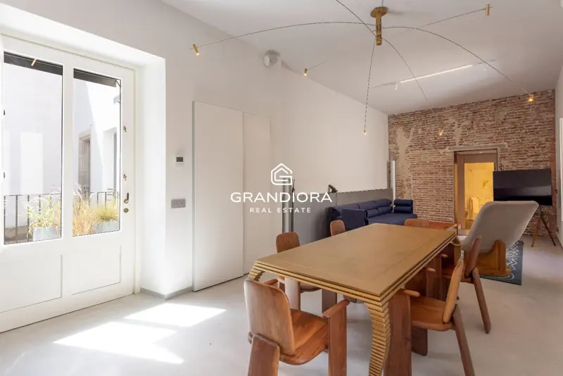 140 m² loft-style duplex with private patio in Palau Moxó, Gothic Quarter — 5