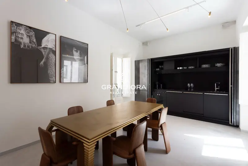 140 m² loft-style duplex with private patio in Palau Moxó, Gothic Quarter — 7