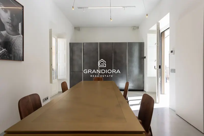140 m² loft-style duplex with private patio in Palau Moxó, Gothic Quarter — 8