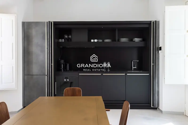 140 m² loft-style duplex with private patio in Palau Moxó, Gothic Quarter — 10