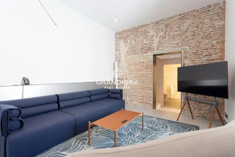 140 m² loft-style duplex with private patio in Palau Moxó, Gothic Quarter — 13