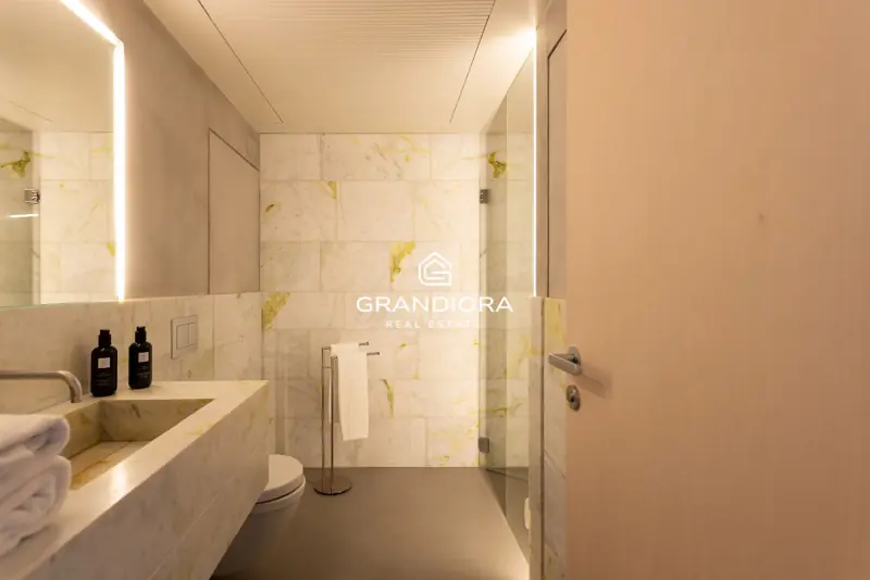 140 m² loft-style duplex with private patio in Palau Moxó, Gothic Quarter — 15