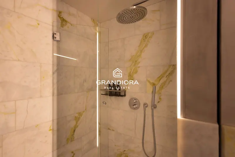 140 m² loft-style duplex with private patio in Palau Moxó, Gothic Quarter — 16