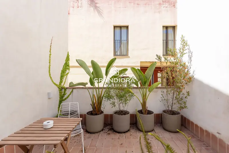 140 m² loft-style duplex with private patio in Palau Moxó, Gothic Quarter — 20