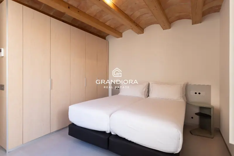 140 m² loft-style duplex with private patio in Palau Moxó, Gothic Quarter — 23