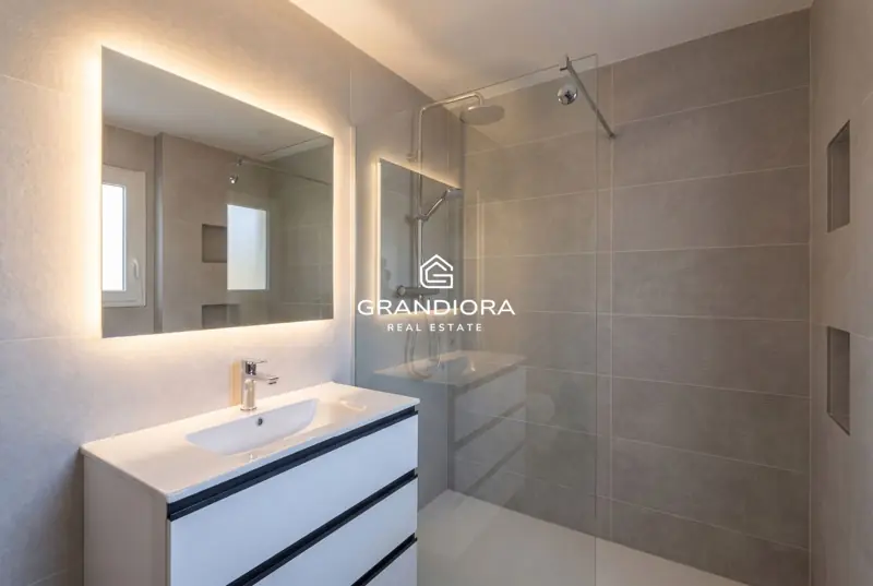 5-bedroom house at Passatge de l'Encarnació, Barcelona — 18