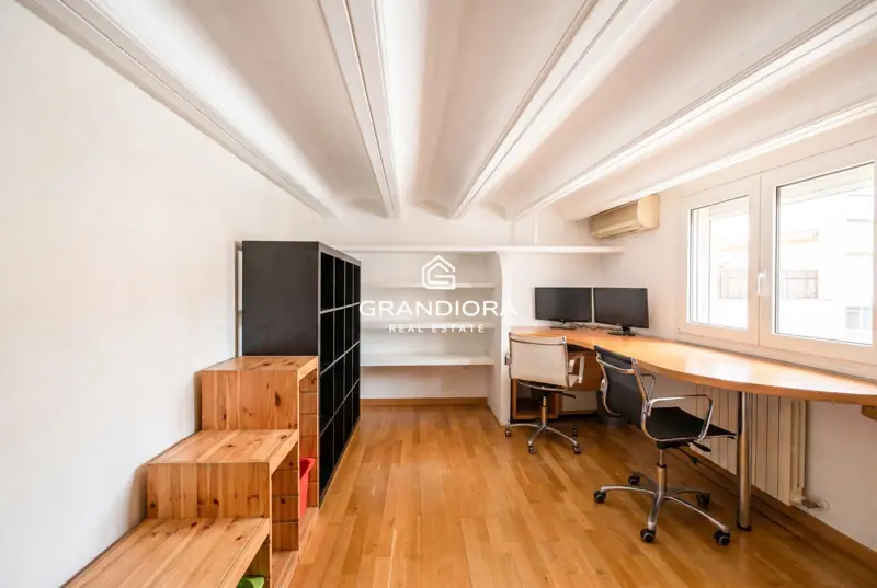 5-bedroom house at Passatge de l'Encarnació, Barcelona — 25