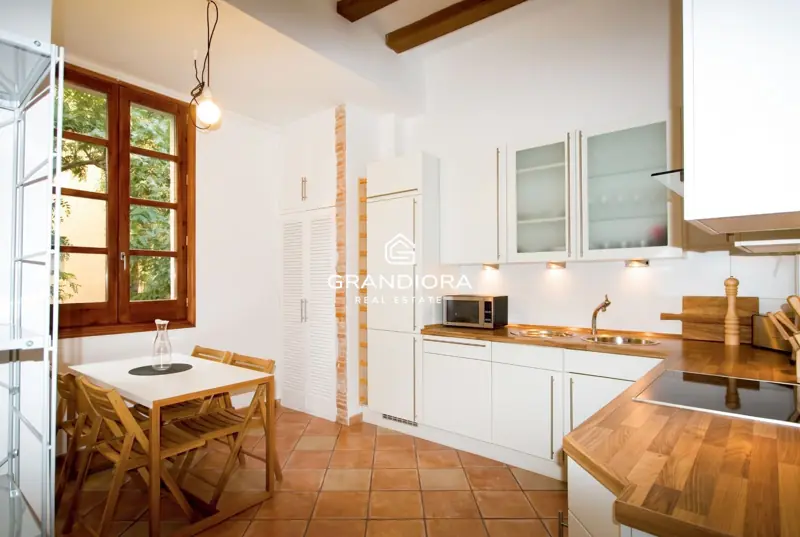 Furnished rental in El Born · 2 bedrooms, Catalan vault and plenty of light — 6