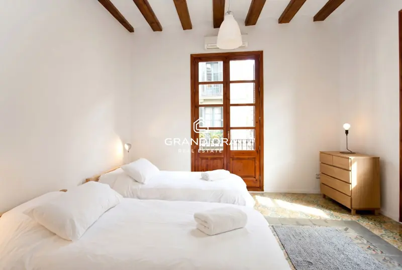 Furnished rental in El Born · 2 bedrooms, Catalan vault and plenty of light — 9