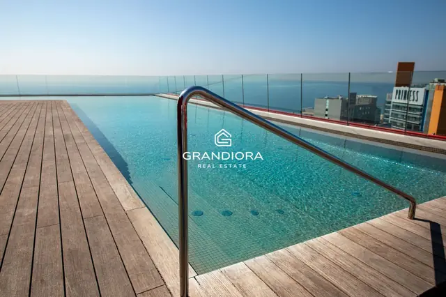 Exclusive one-bedroom apartment with sea views at Antares Barcelona