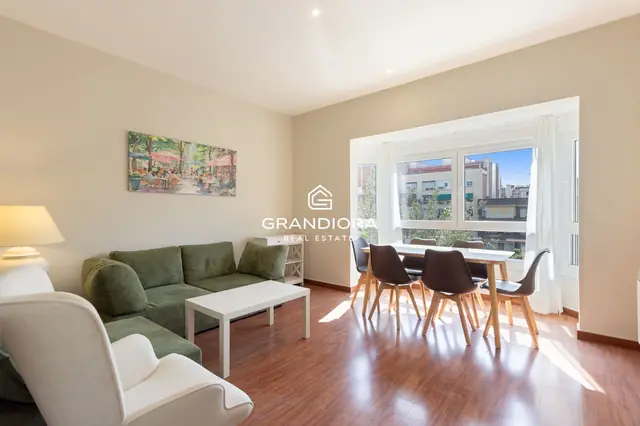 Renovated 3-bedroom, 2-bathroom apartment on the third floor — Sepúlveda 90, Eixample Esquerra